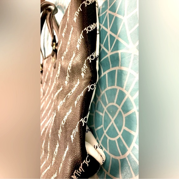 Betsey Johnson black and white tote bag.
Reversible NWOT - Picture 5 of 10